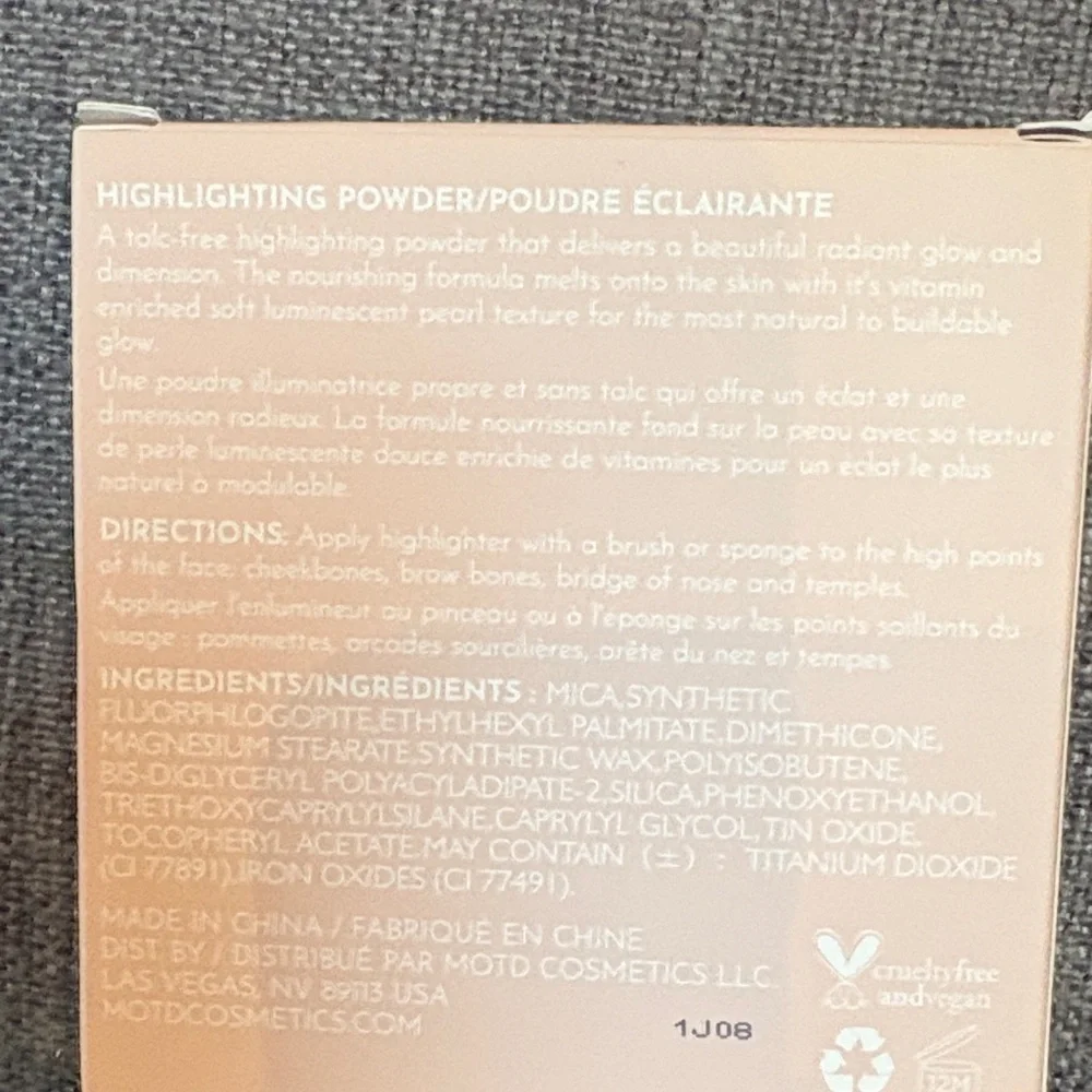 MOTD Highlighting Powder -Color Something Magical NIB